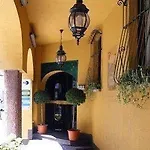 Della Hotell