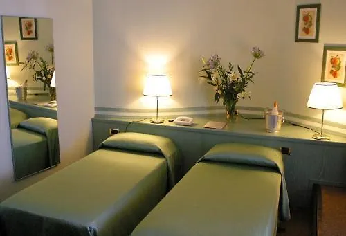 Della Hotel