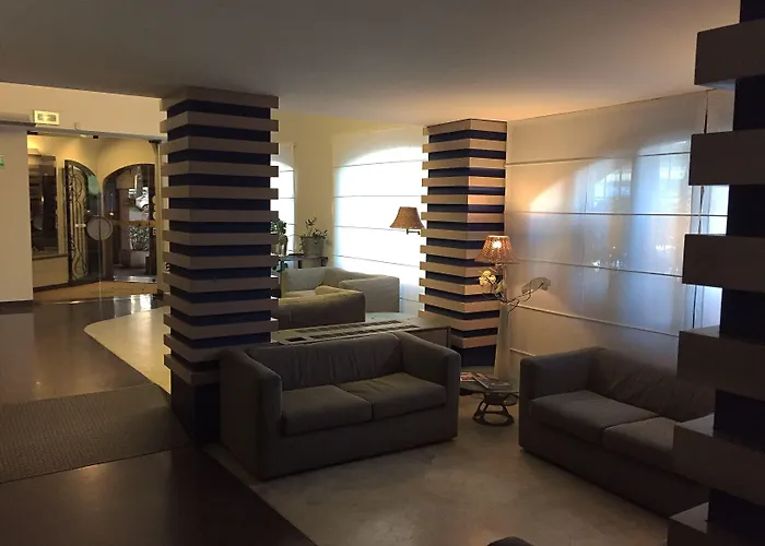 Hotel Della