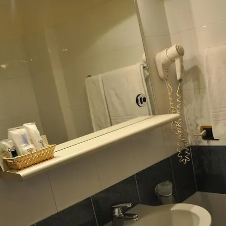 Hotel Della 3*