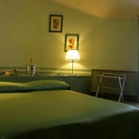 Della Hotel
